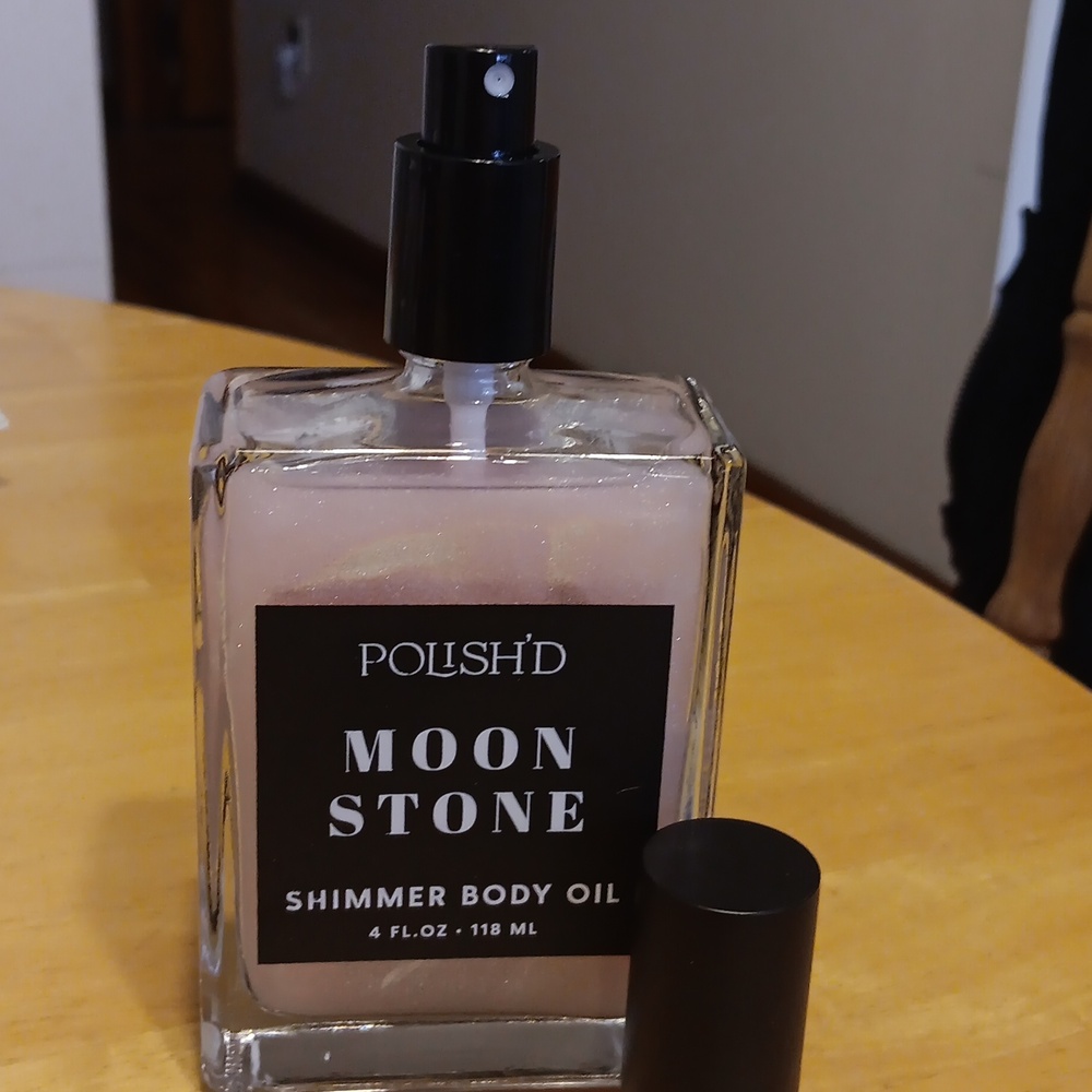 Shimmer Body Oil -Choice Of Moon Stone Or Peach Bellini NWT - Picture 2 of 5